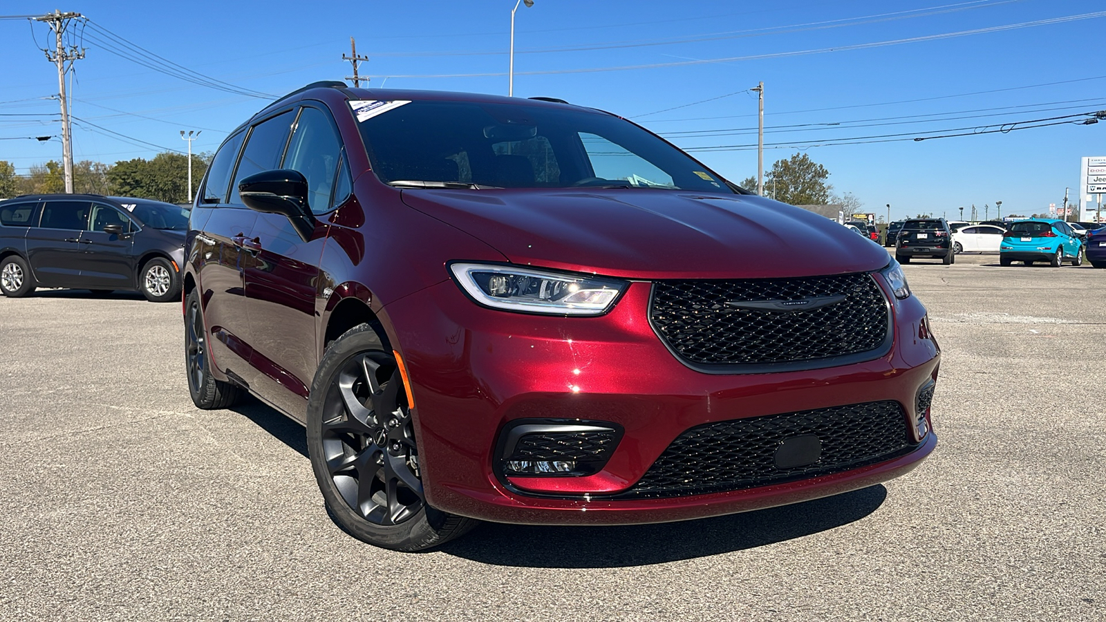 2023 Chrysler Pacifica Limited 1