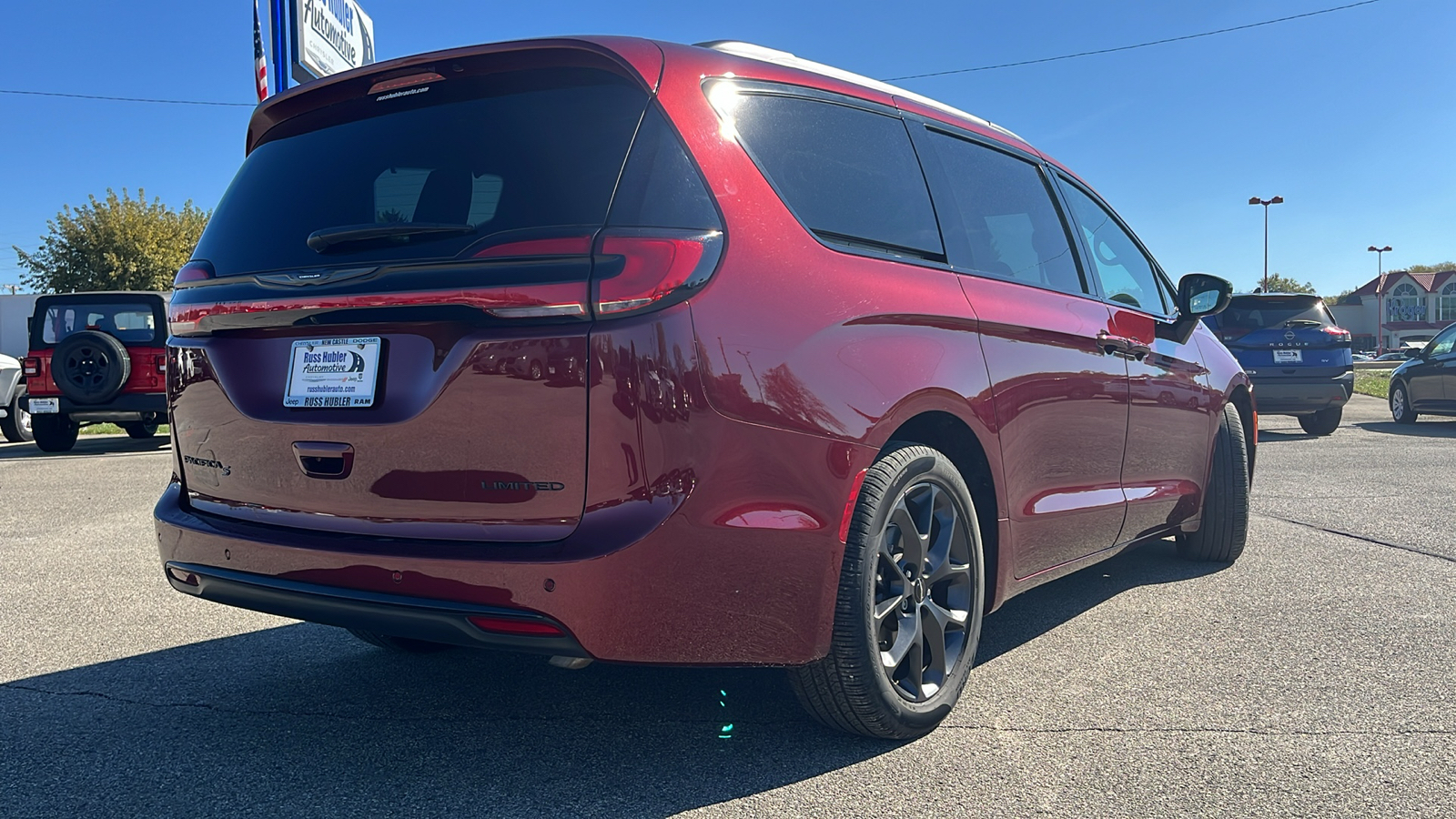 2023 Chrysler Pacifica Limited 3