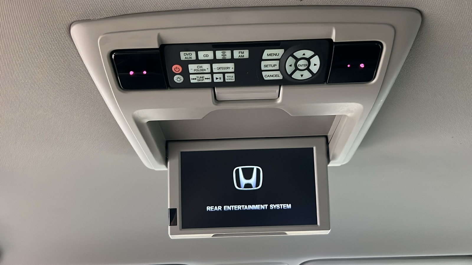 2016 Honda Odyssey SE 14