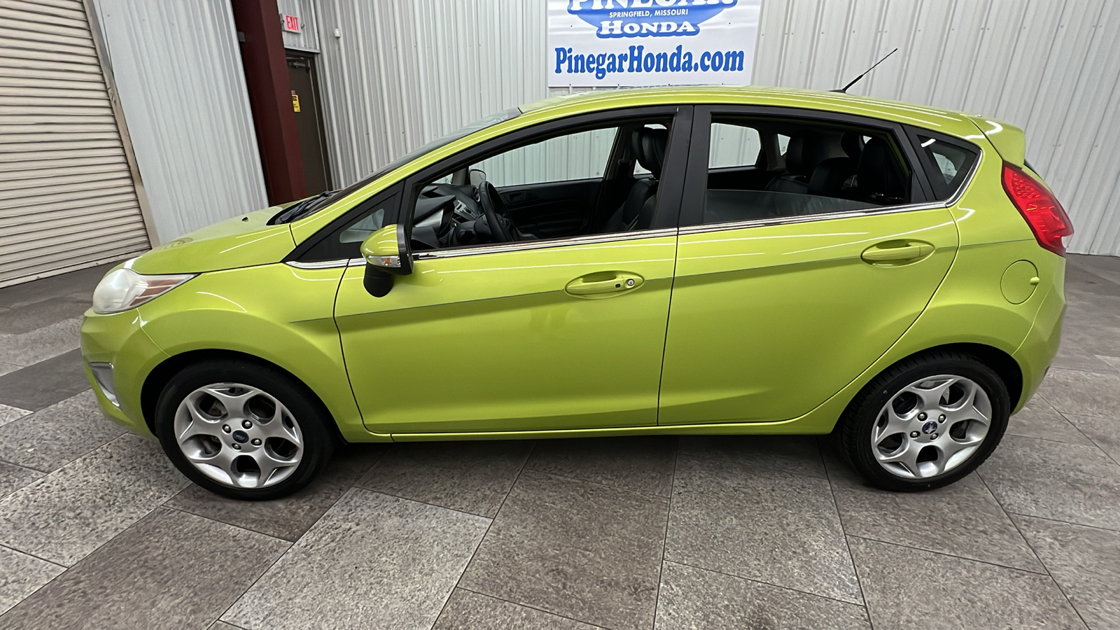 2011 Ford Fiesta SES 2