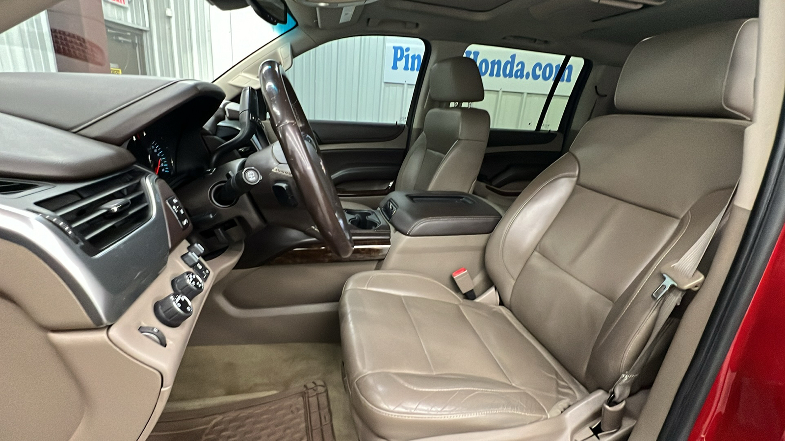 2015 Chevrolet Suburban LT 19