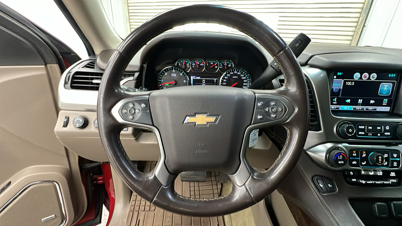 2015 Chevrolet Suburban LT 24