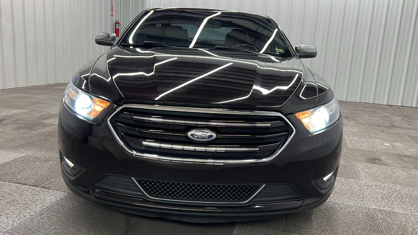 2014 Ford Taurus Limited 9