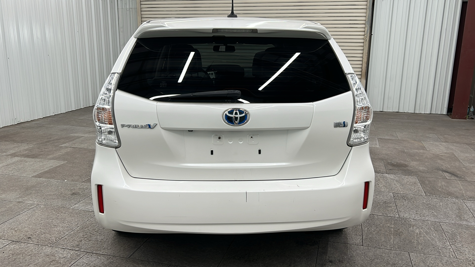 2013 Toyota Prius v Five 5