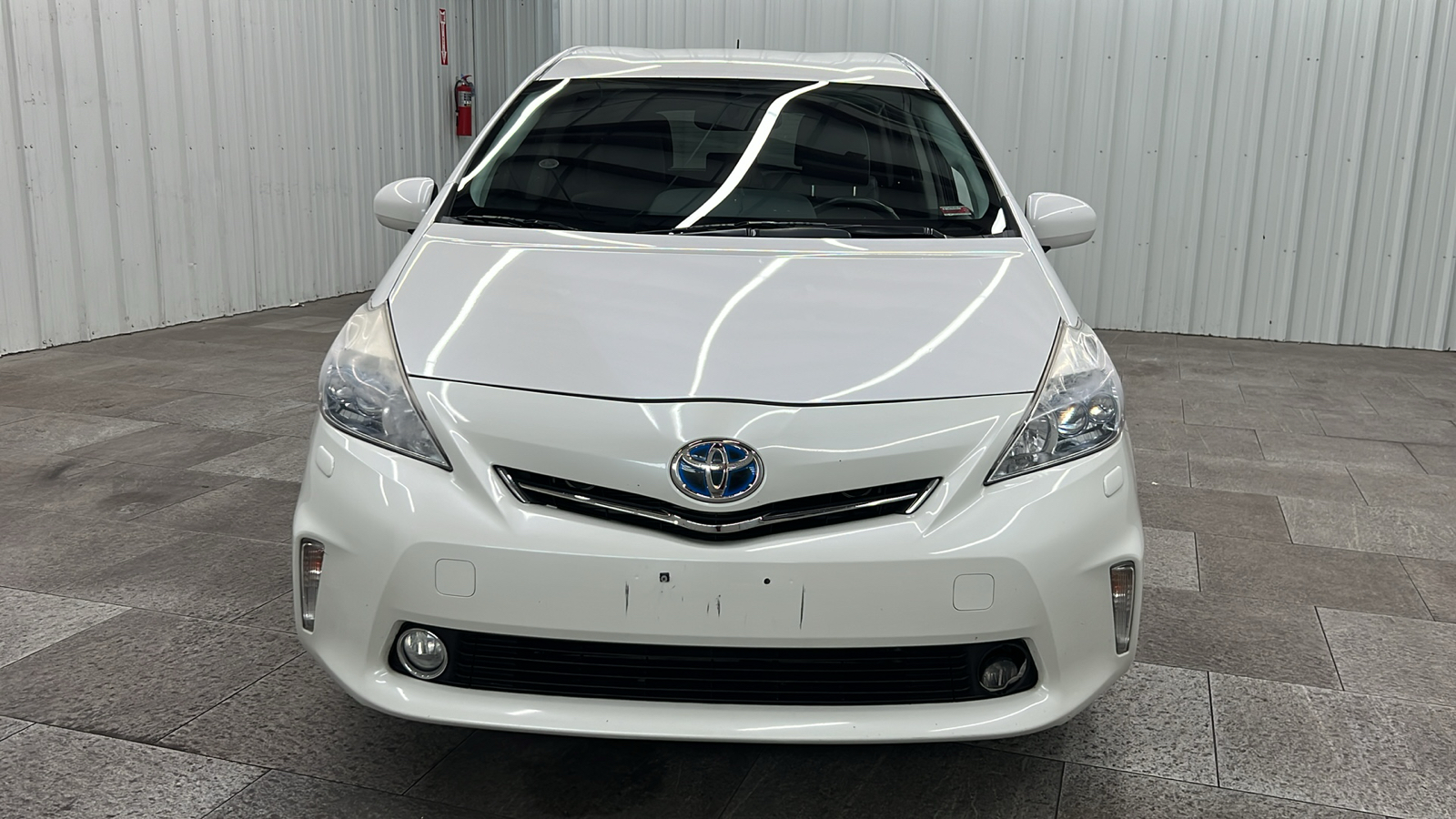 2013 Toyota Prius v Five 9
