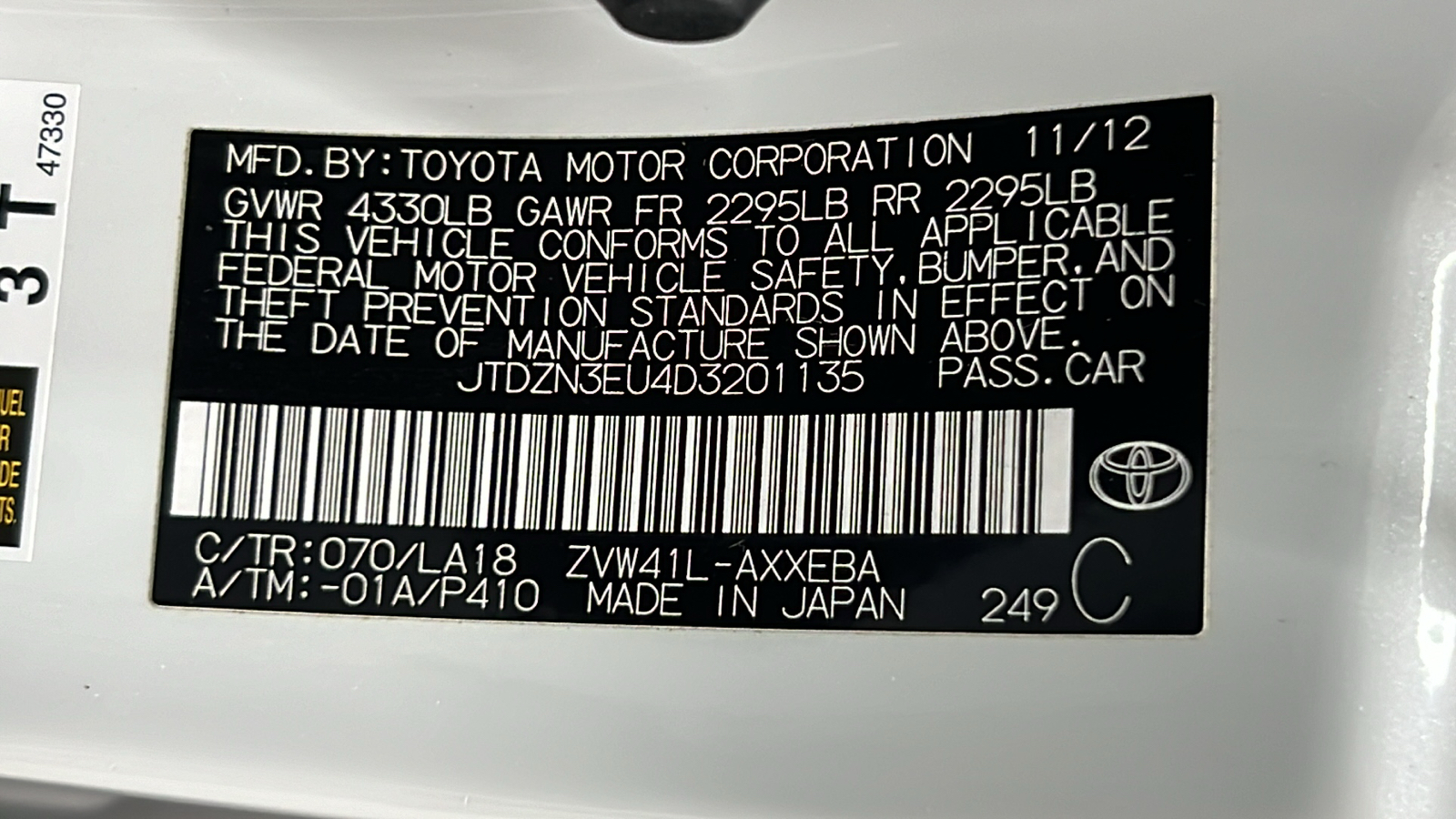 2013 Toyota Prius v Five 26