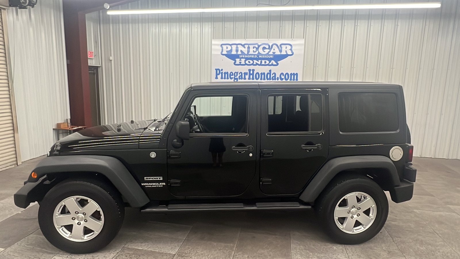 2011 Jeep Wrangler Unlimited Sport 2