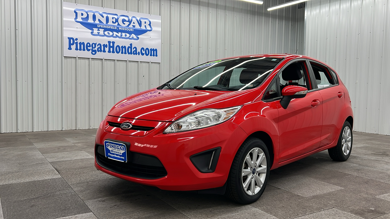 2013 Ford Fiesta SE 1