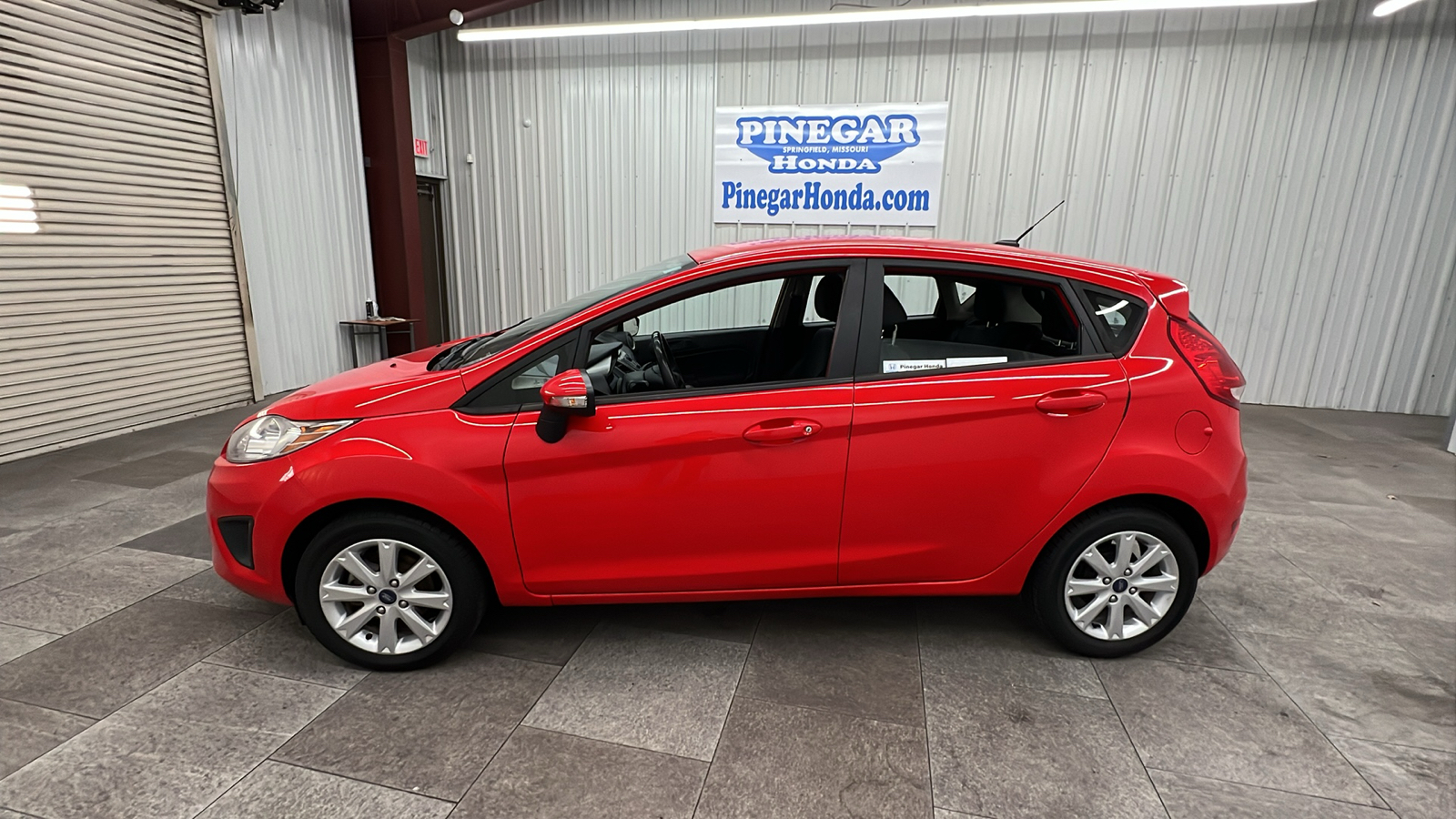 2013 Ford Fiesta SE 2