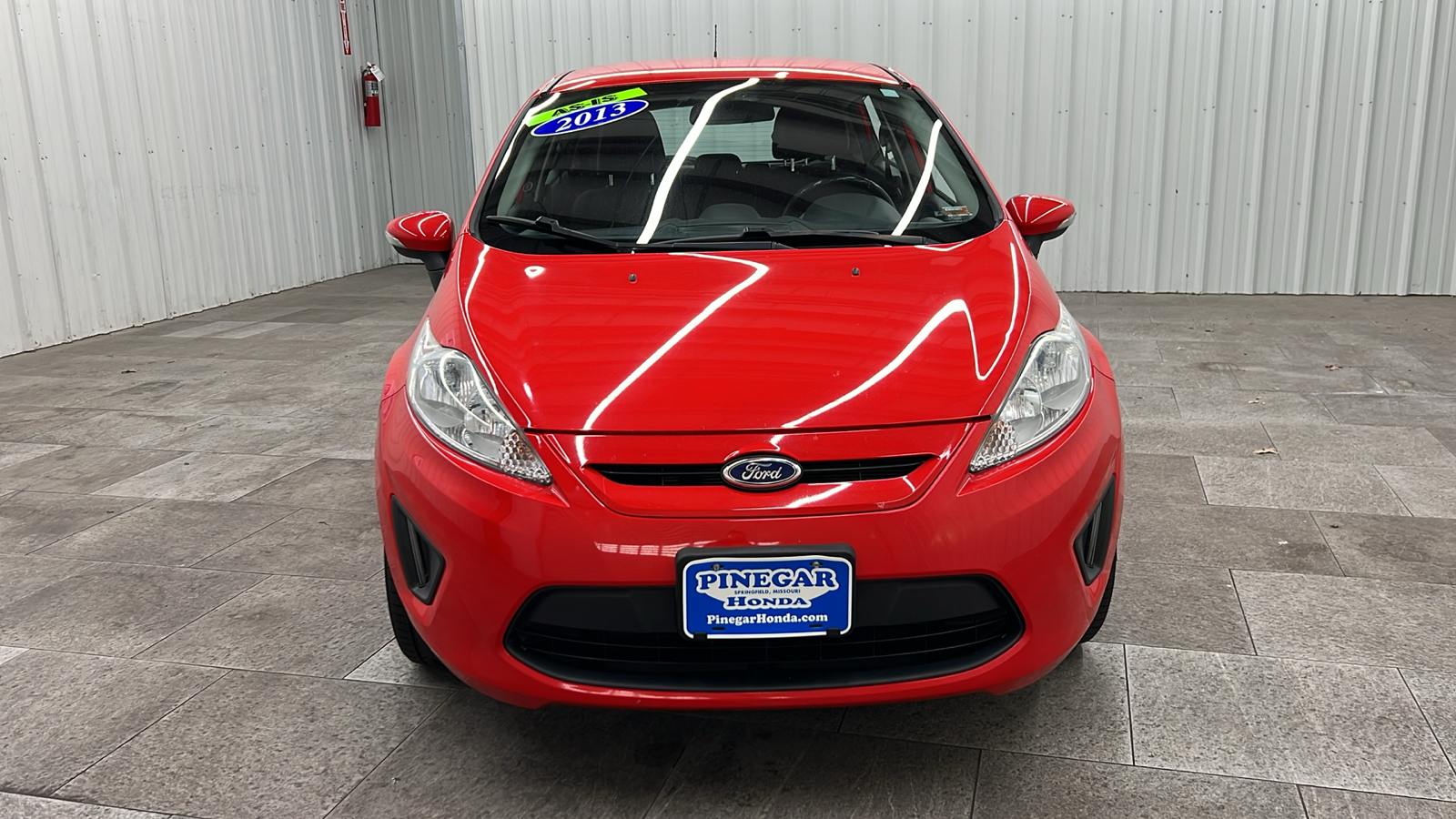 2013 Ford Fiesta SE 11