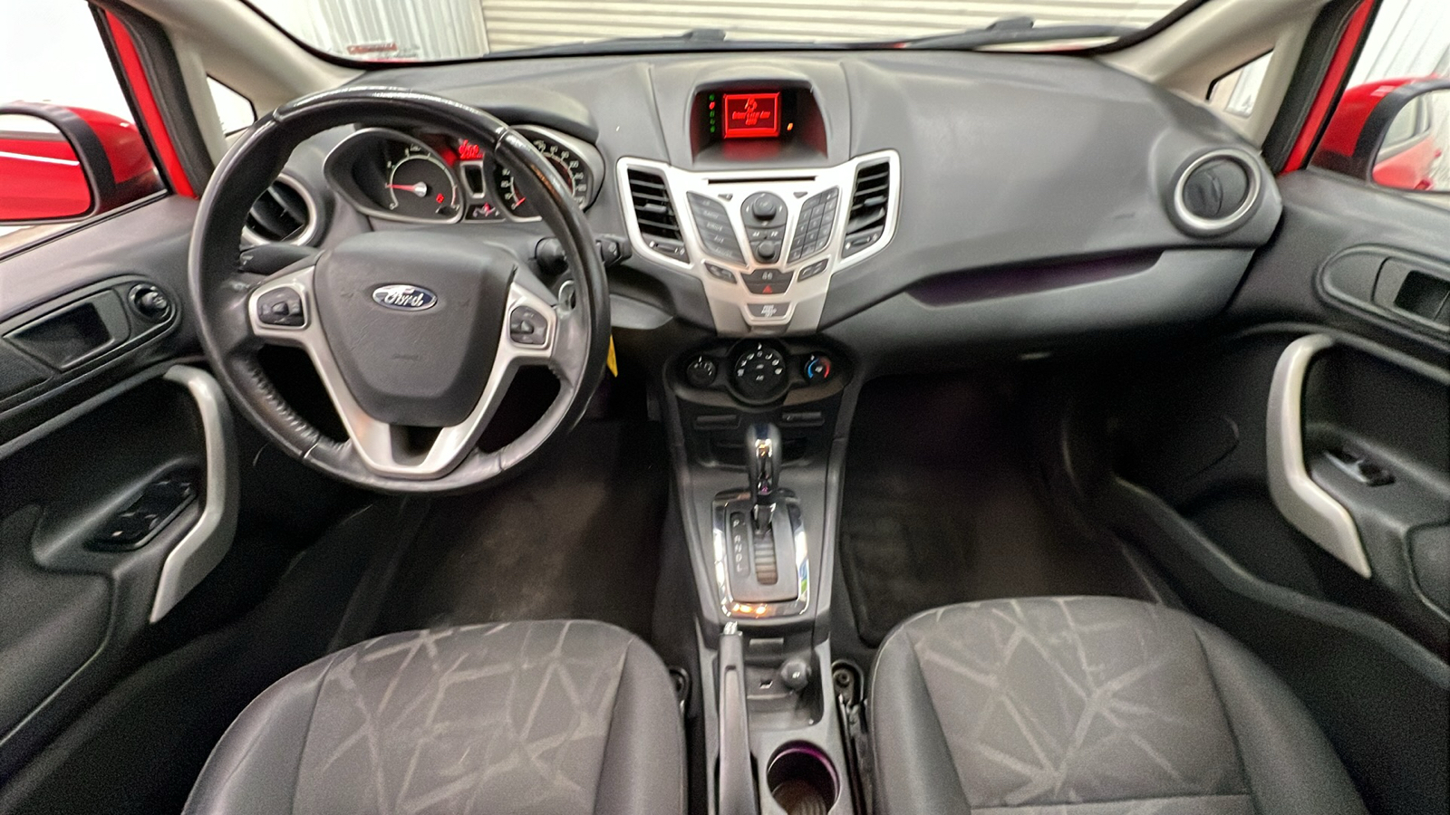 2013 Ford Fiesta SE 13