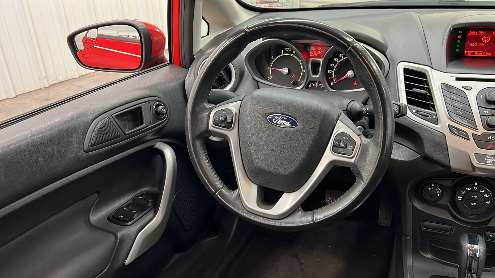 2013 Ford Fiesta SE 14