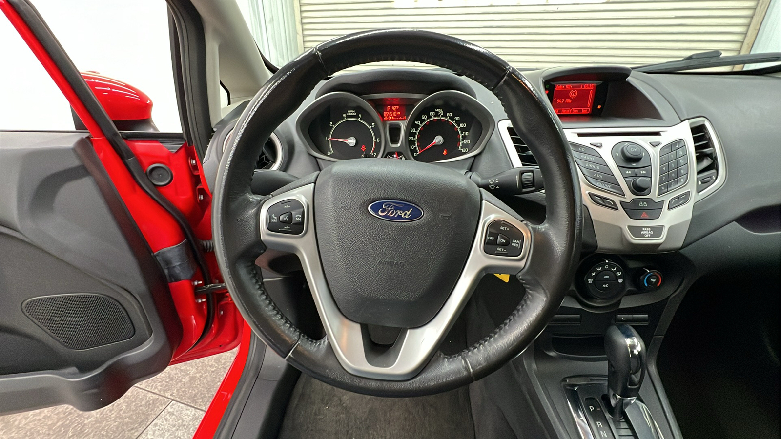 2013 Ford Fiesta SE 22