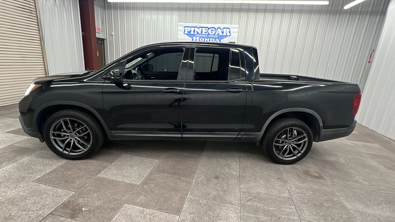 2017 Honda Ridgeline Black Edition 2