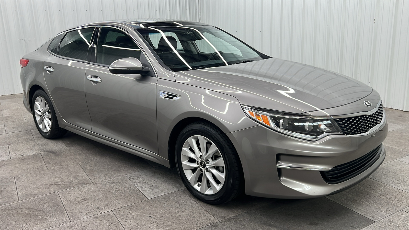 2017 Kia Optima EX 8