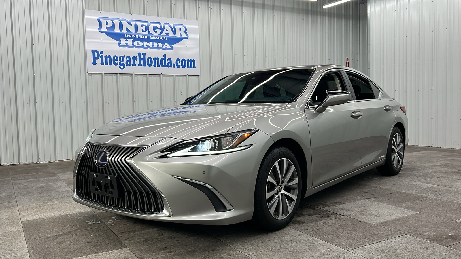 2021 Lexus ES 300h 1