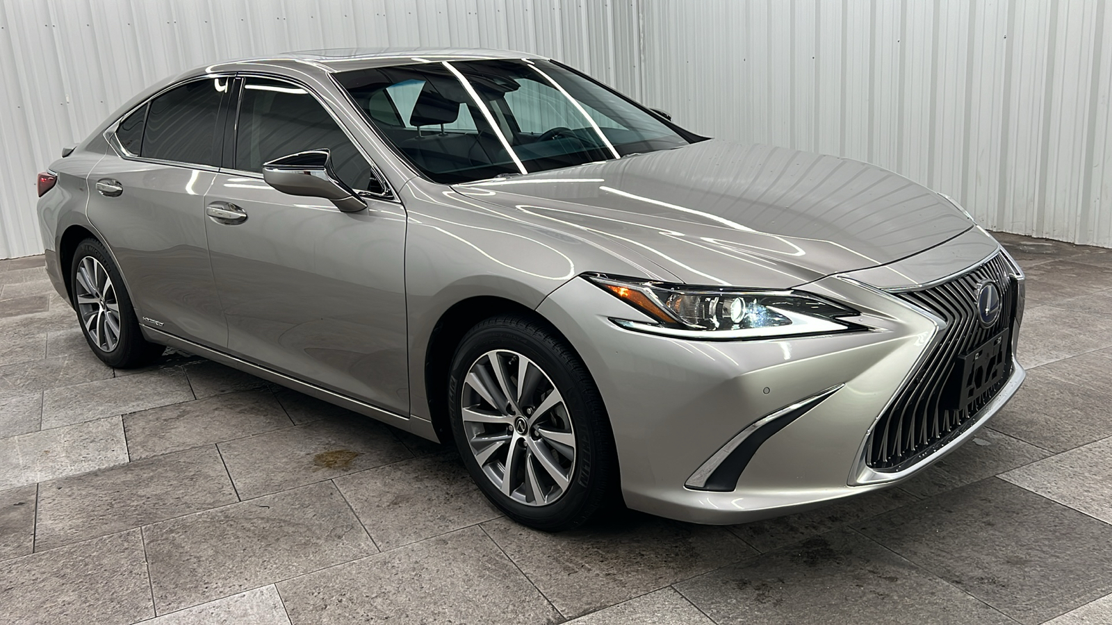 2021 Lexus ES 300h 9