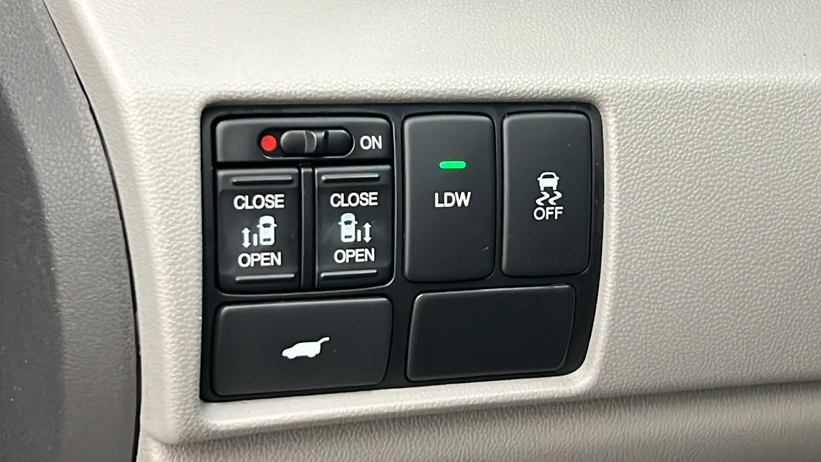 2014 Honda Odyssey EX-L 22