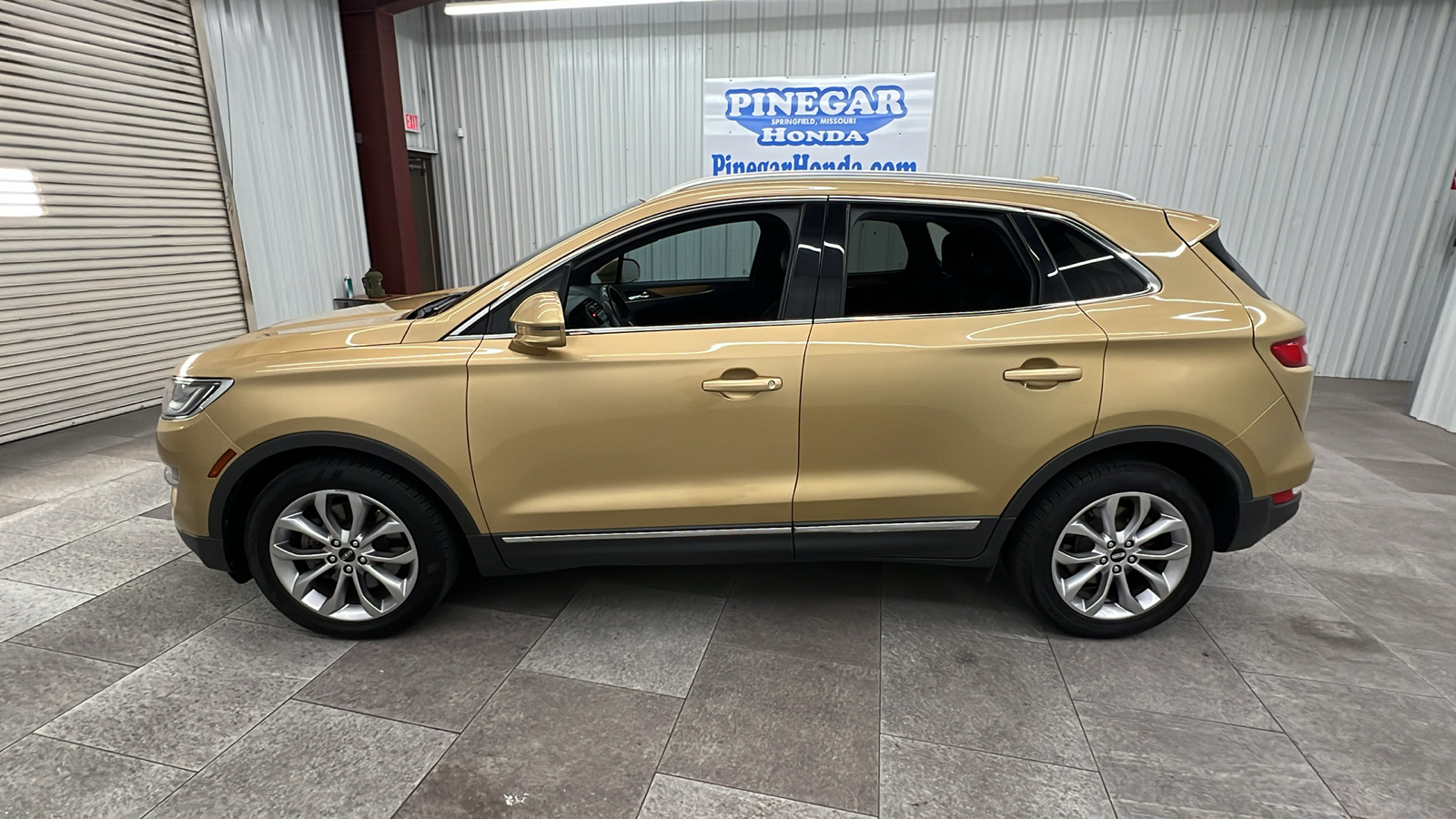 2015 Lincoln MKC Base 2