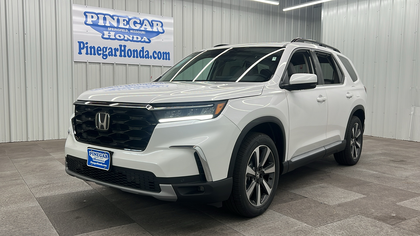 2025 Honda Pilot Touring 1