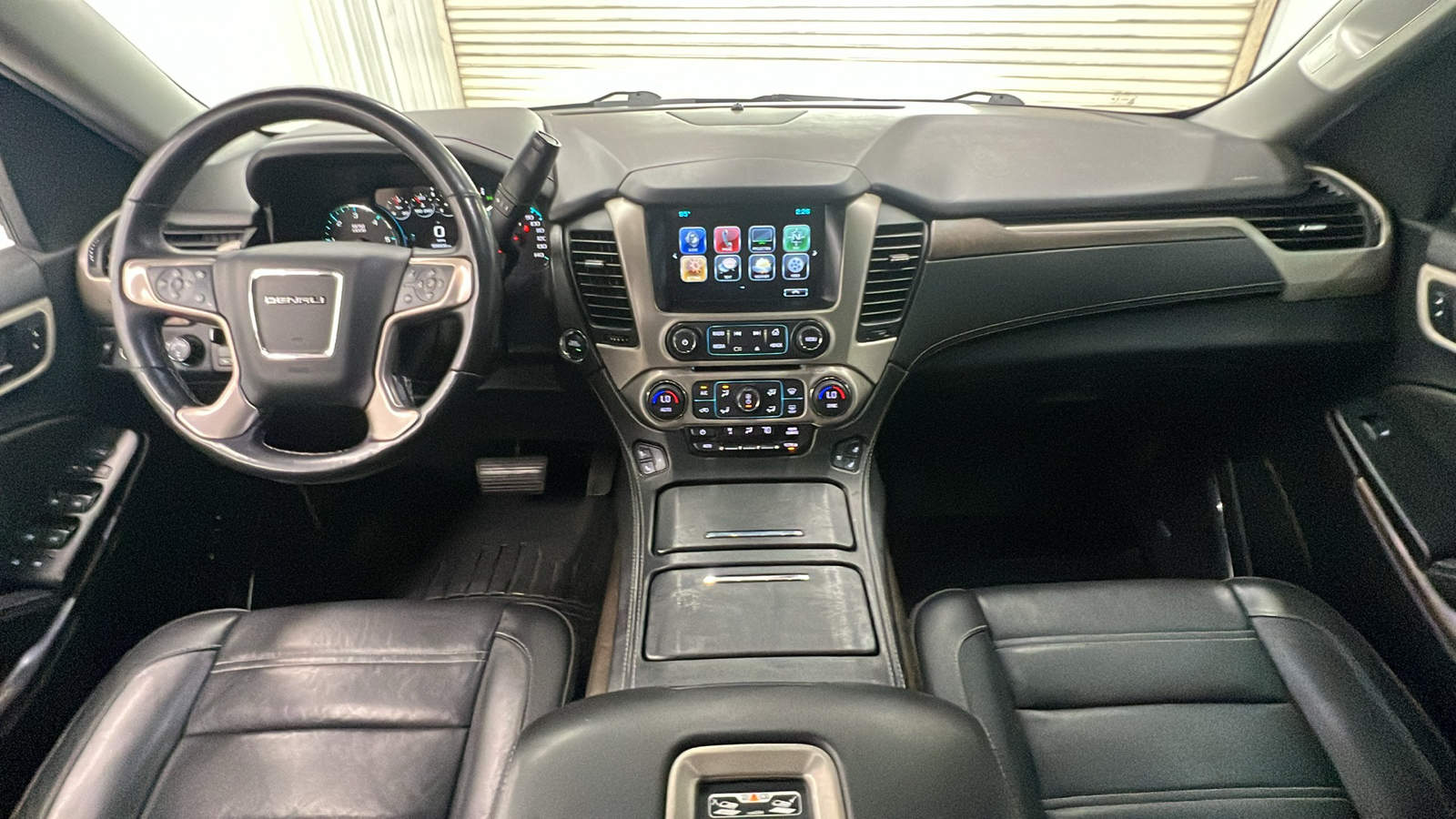 2018 GMC Yukon XL Denali 16