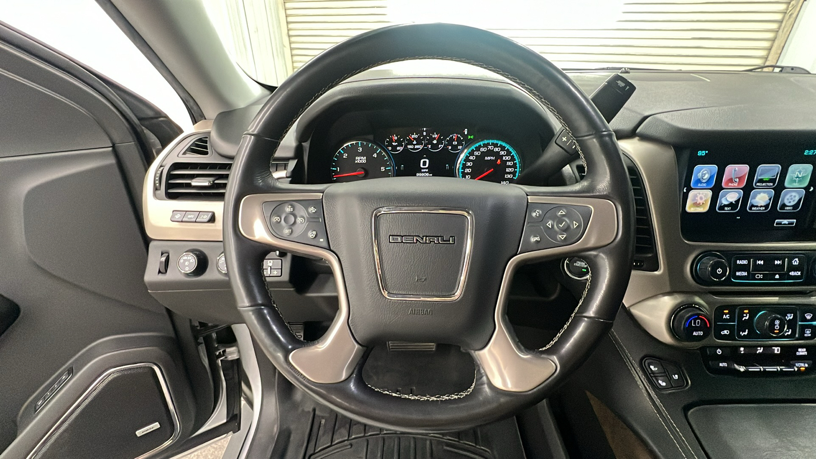 2018 GMC Yukon XL Denali 25