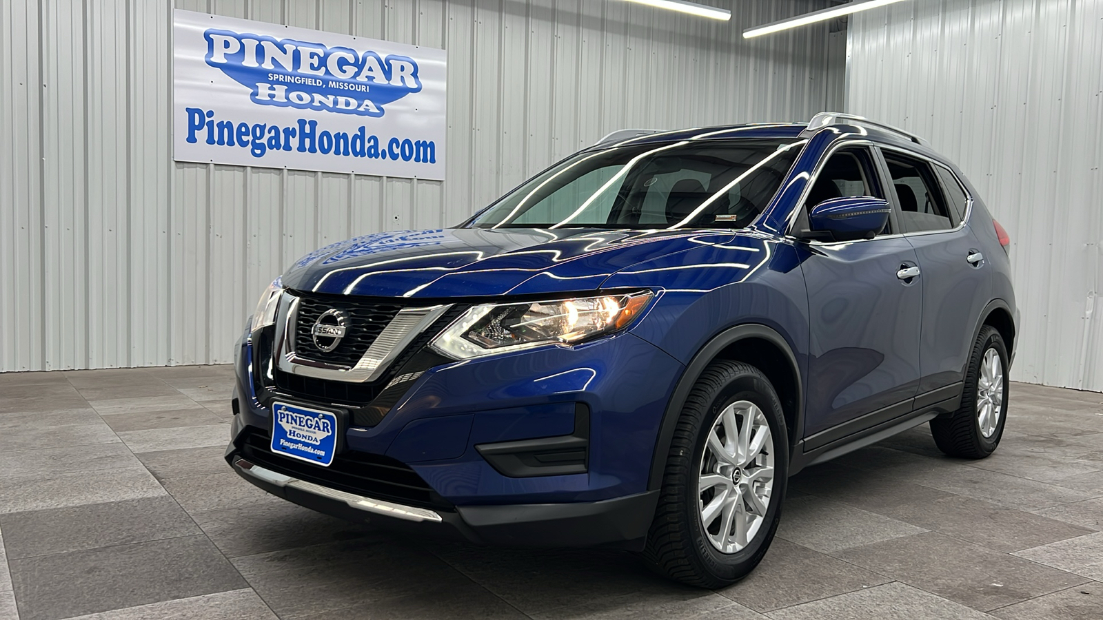 2017 Nissan Rogue SV 1