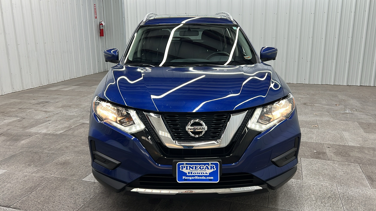 2017 Nissan Rogue SV 11