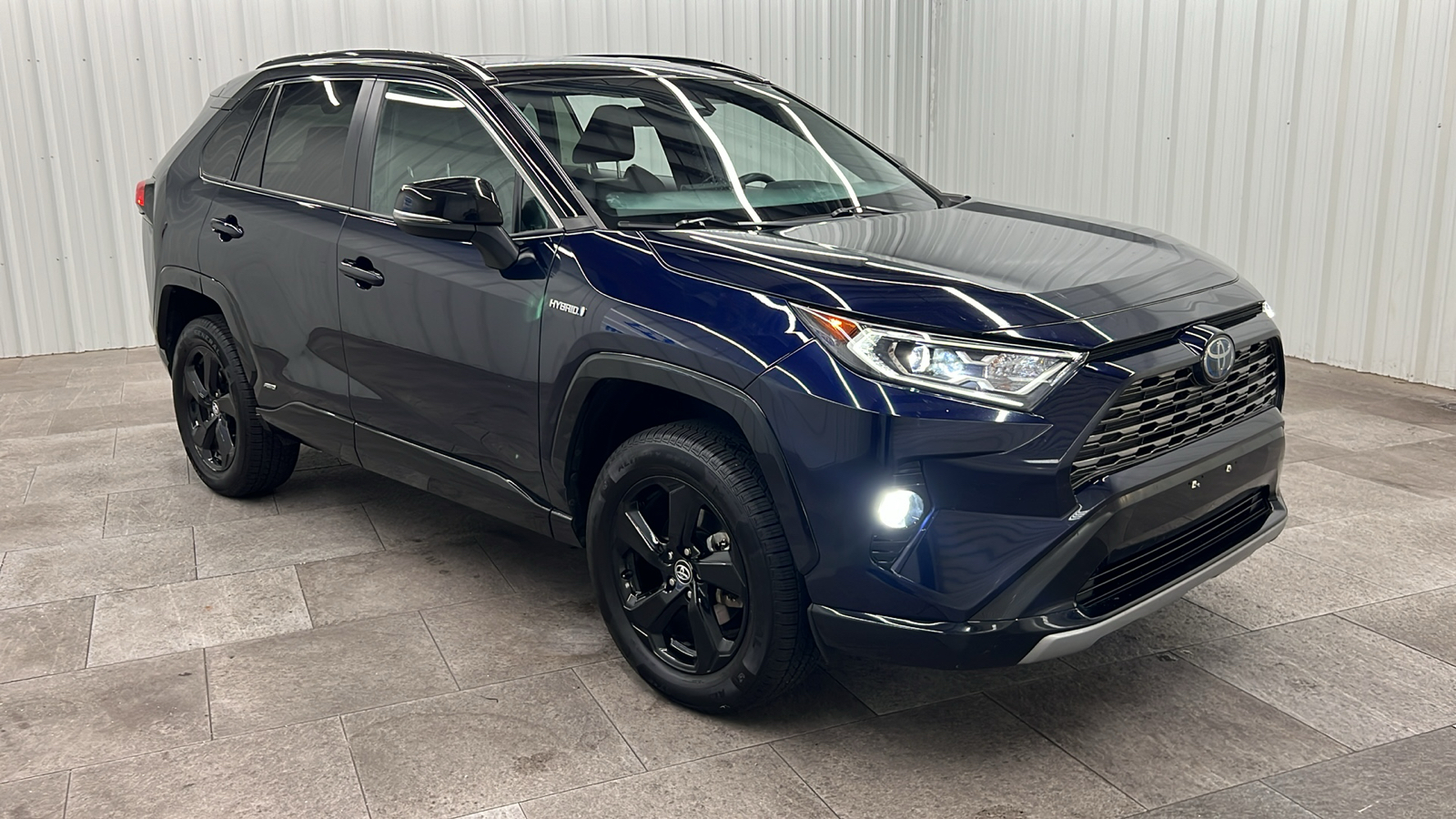 2020 Toyota RAV4 Hybrid XSE 10