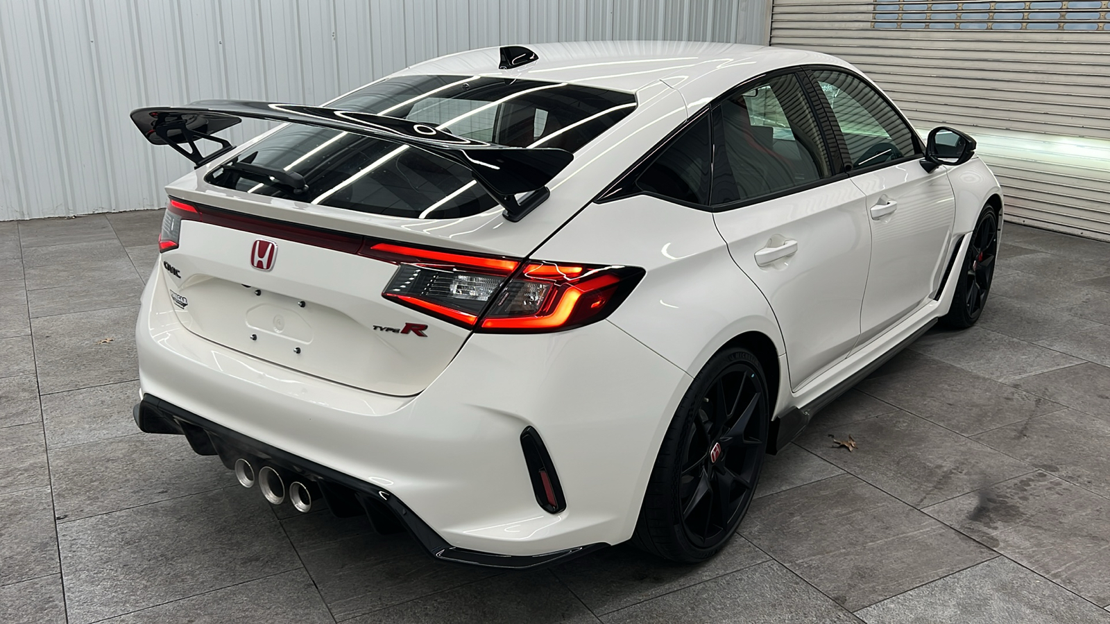 2025 Honda Civic Type R Base 8