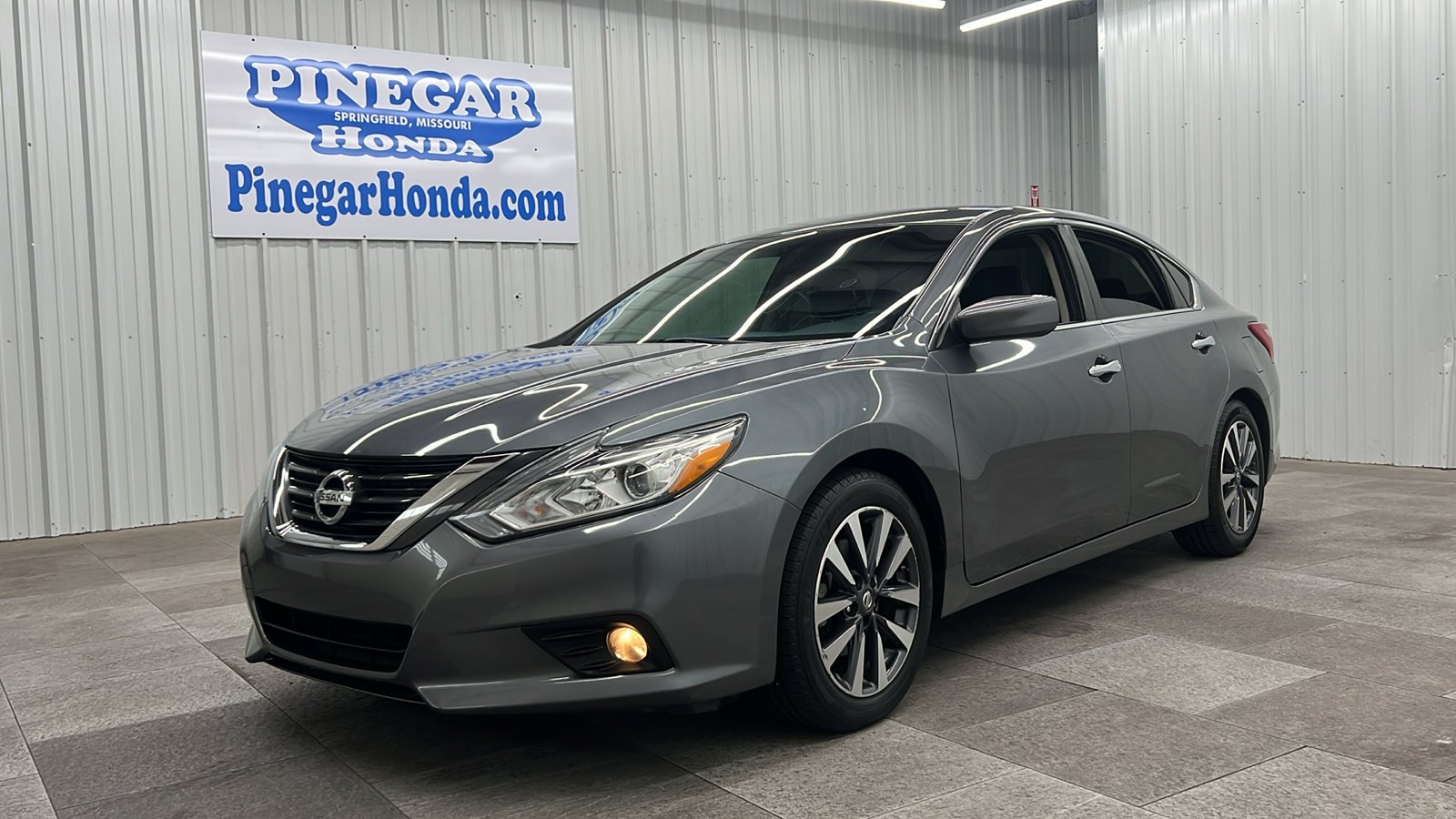 2017 Nissan Altima 2.5 SV 1