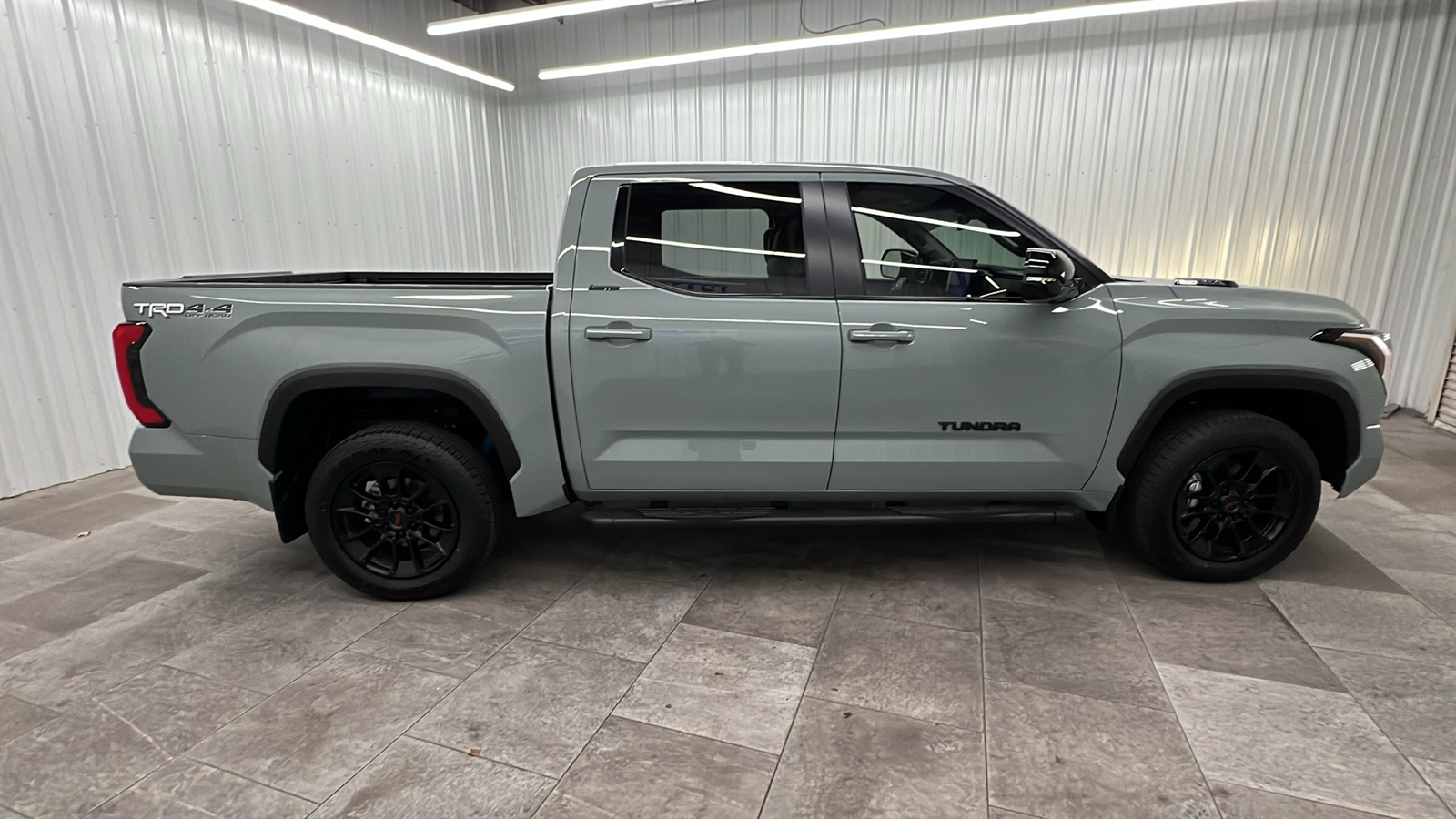 2024 Toyota Tundra Hybrid Limited 8