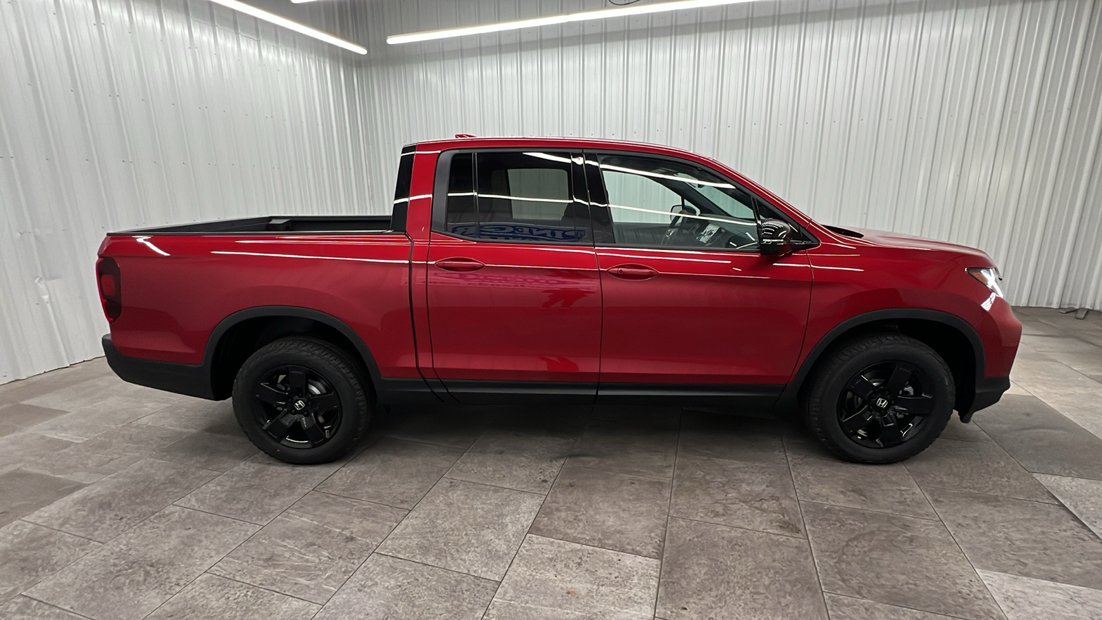 2025 Honda Ridgeline Black Edition 8