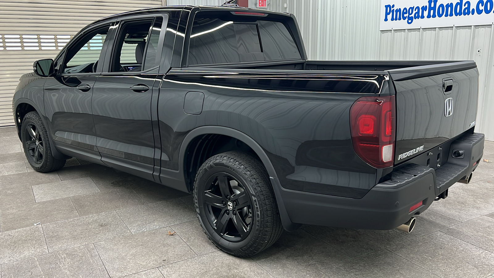 2023 Honda Ridgeline Black Edition 4