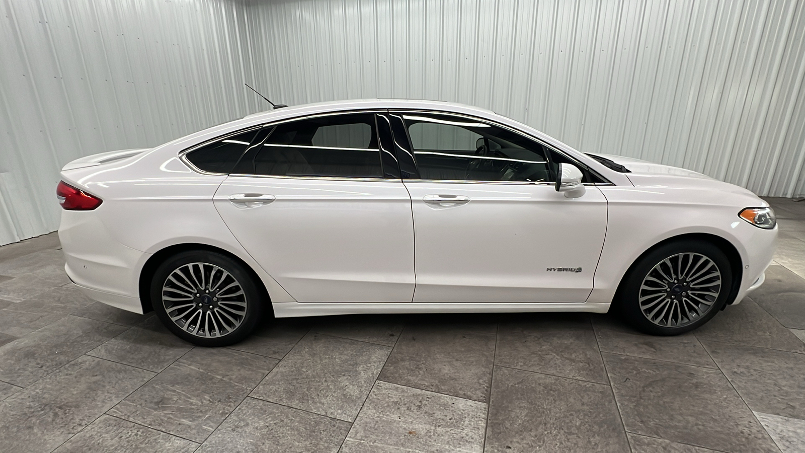 2018 Ford Fusion Hybrid Titanium 9