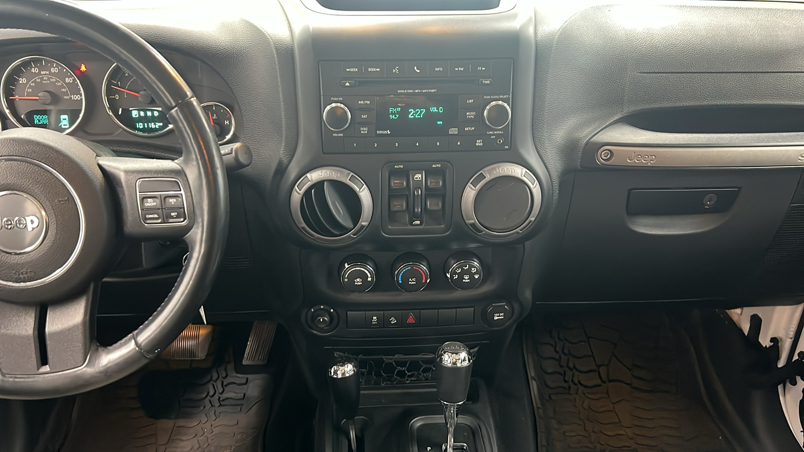 2015 Jeep Wrangler Unlimited Sport 13