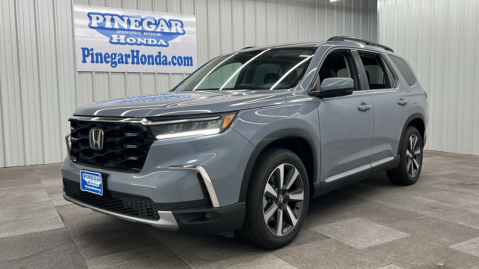 2025 Honda Pilot Touring 1