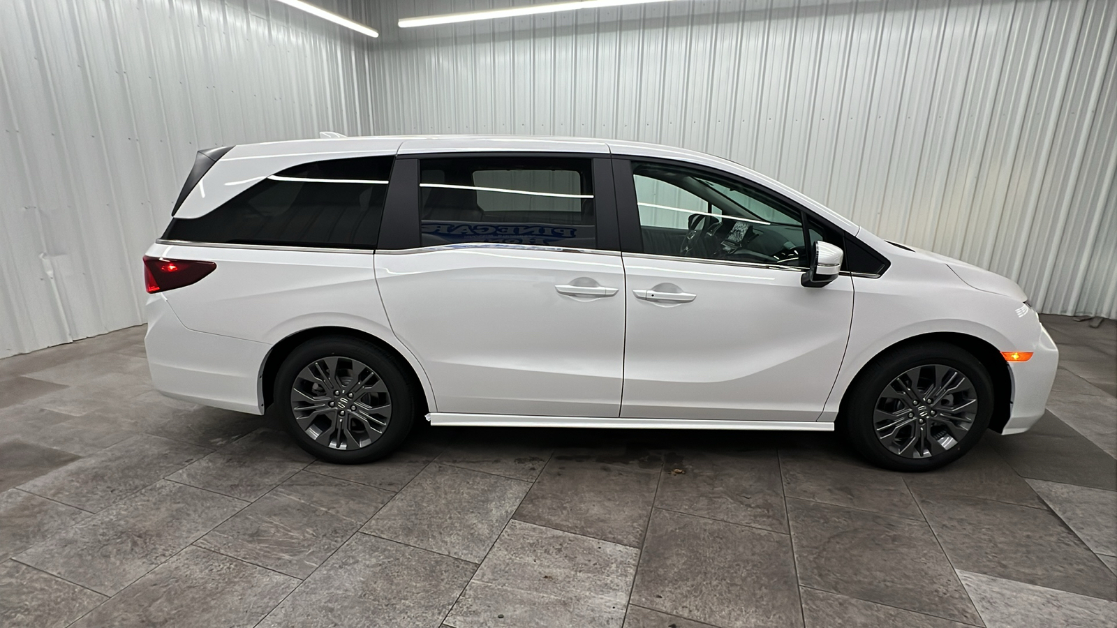 2025 Honda Odyssey Touring 9