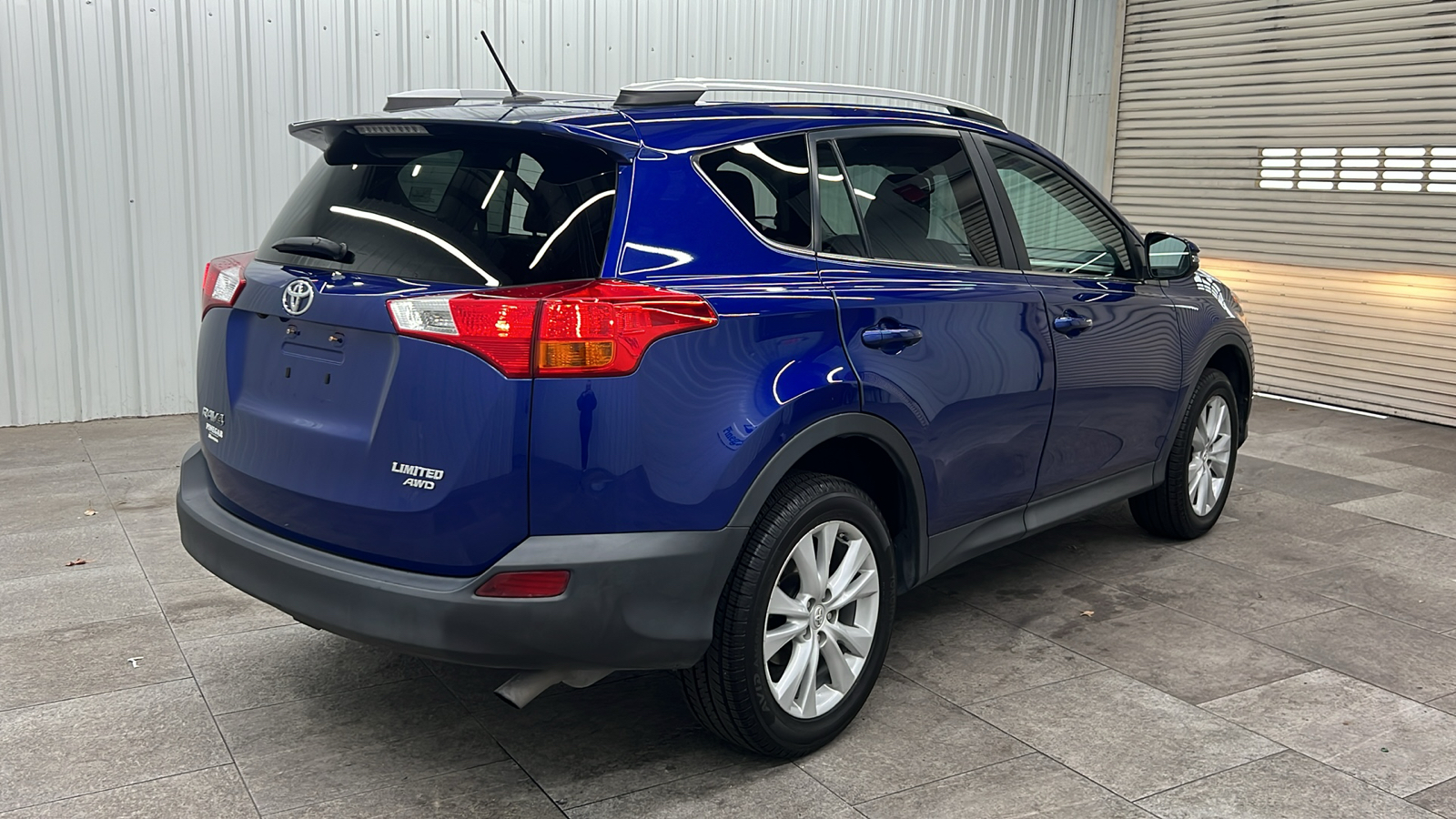 2015 Toyota RAV4 Limited 8