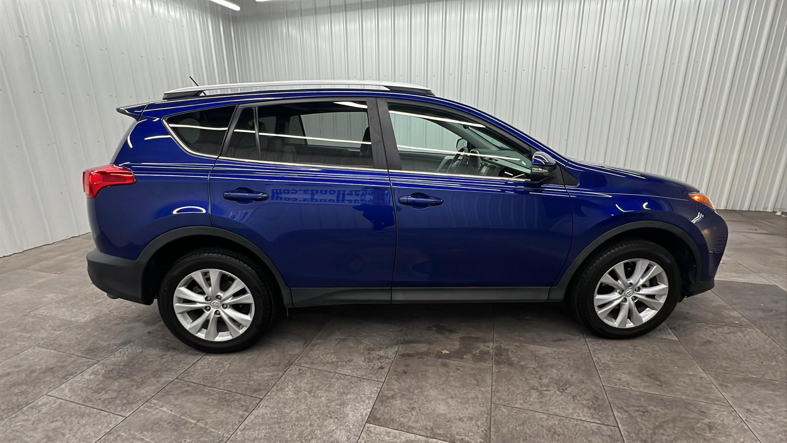 2015 Toyota RAV4 Limited 9