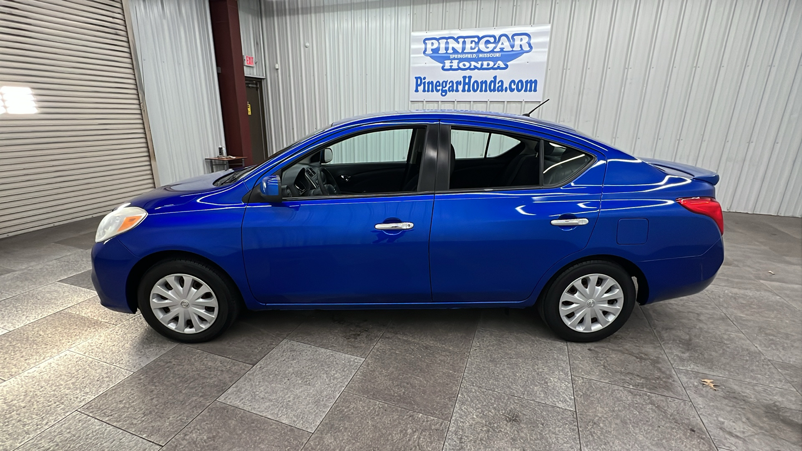 2013 Nissan Versa 1.6 SV 2