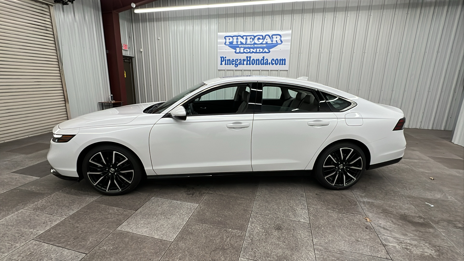 2025 Honda Accord Hybrid Touring 2