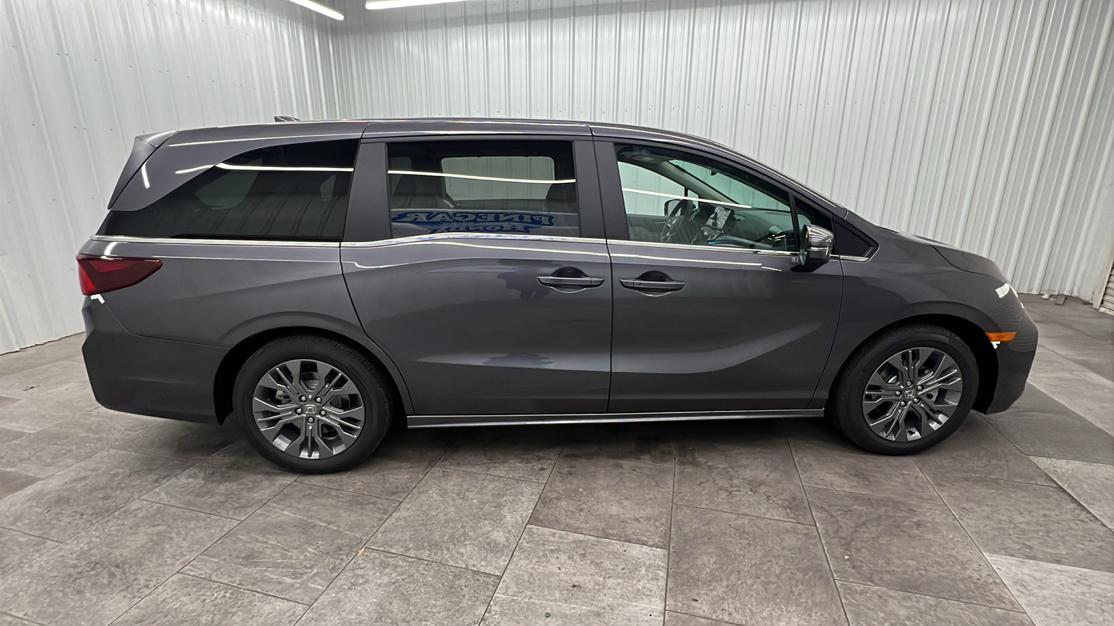 2025 Honda Odyssey Touring 9