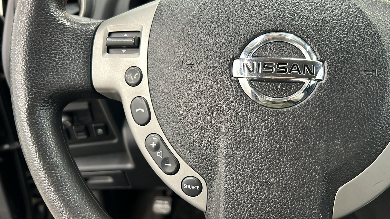 2013 Nissan Rogue S 21