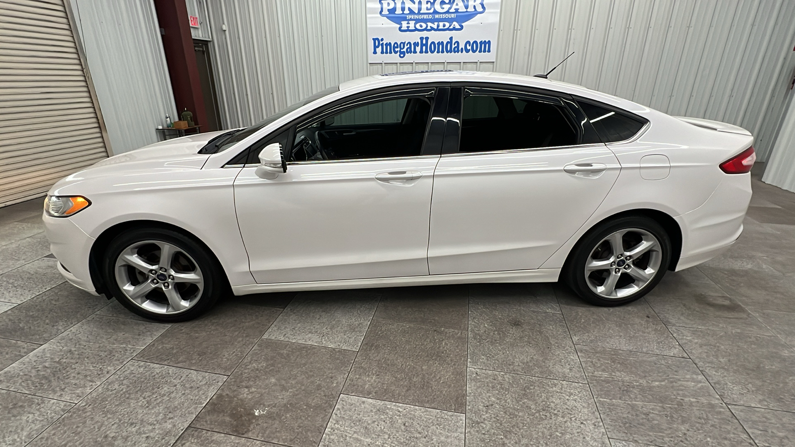 2016 Ford Fusion SE 2