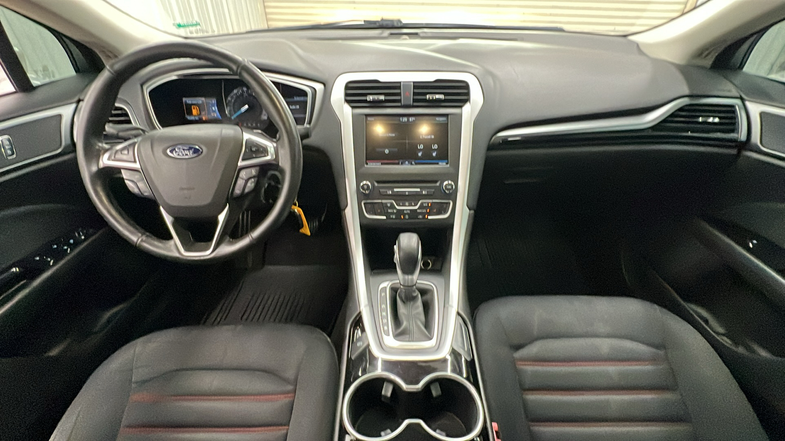 2016 Ford Fusion SE 13