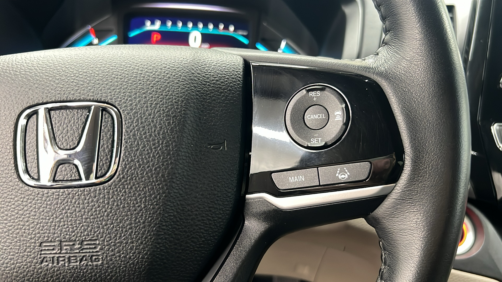 2018 Honda Odyssey EX-L 26