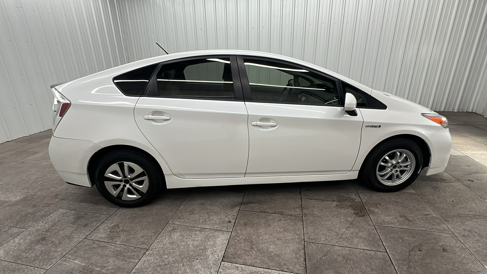 2015 Toyota Prius Two 9