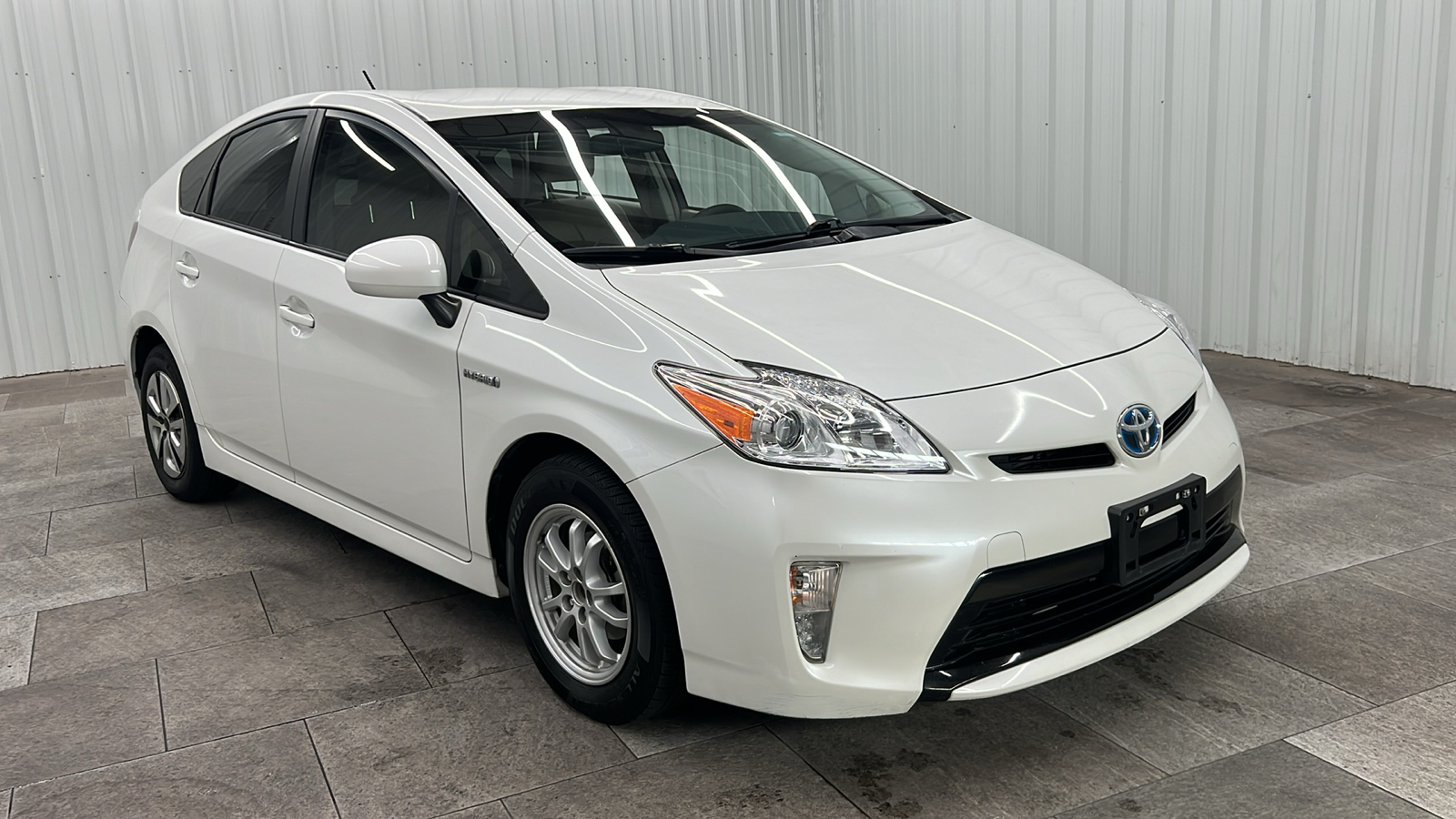 2015 Toyota Prius Two 10