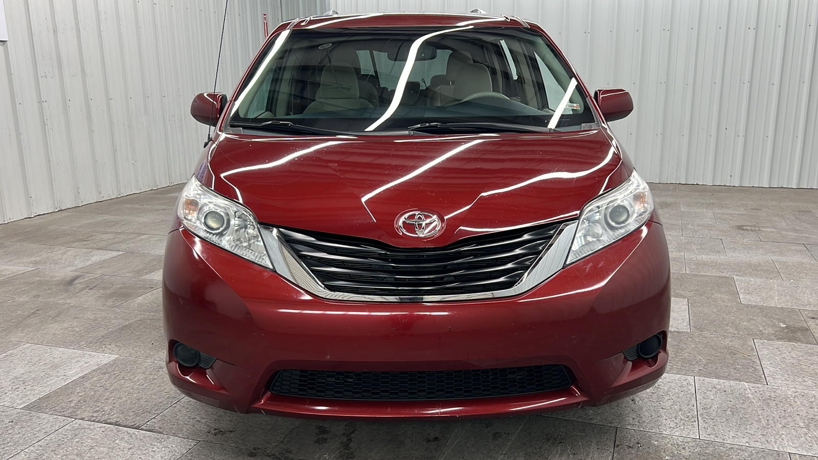 2014 Toyota Sienna LE 9